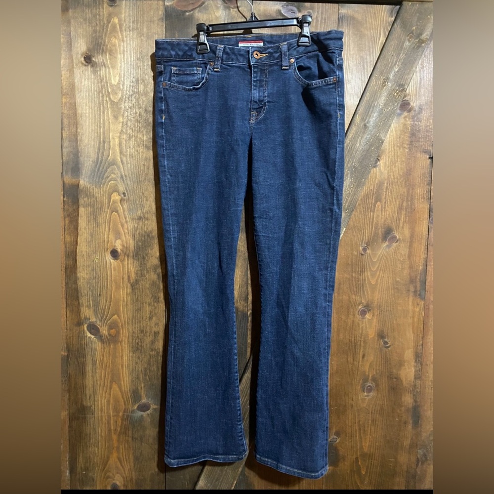 Tommy Hilfiger Straight Leg Jeans, size 6, wore once, smoke free home